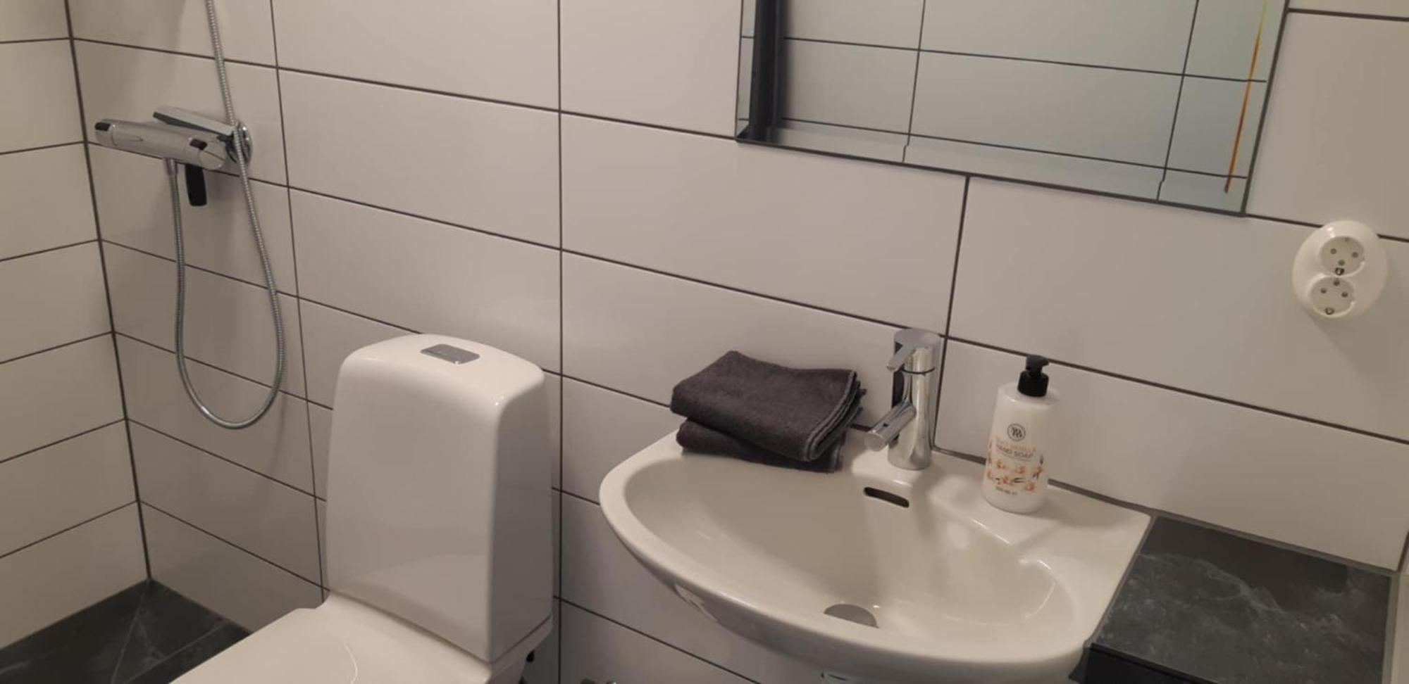 Bjoerkaengs Vandrarhem Tvååker Esterno foto