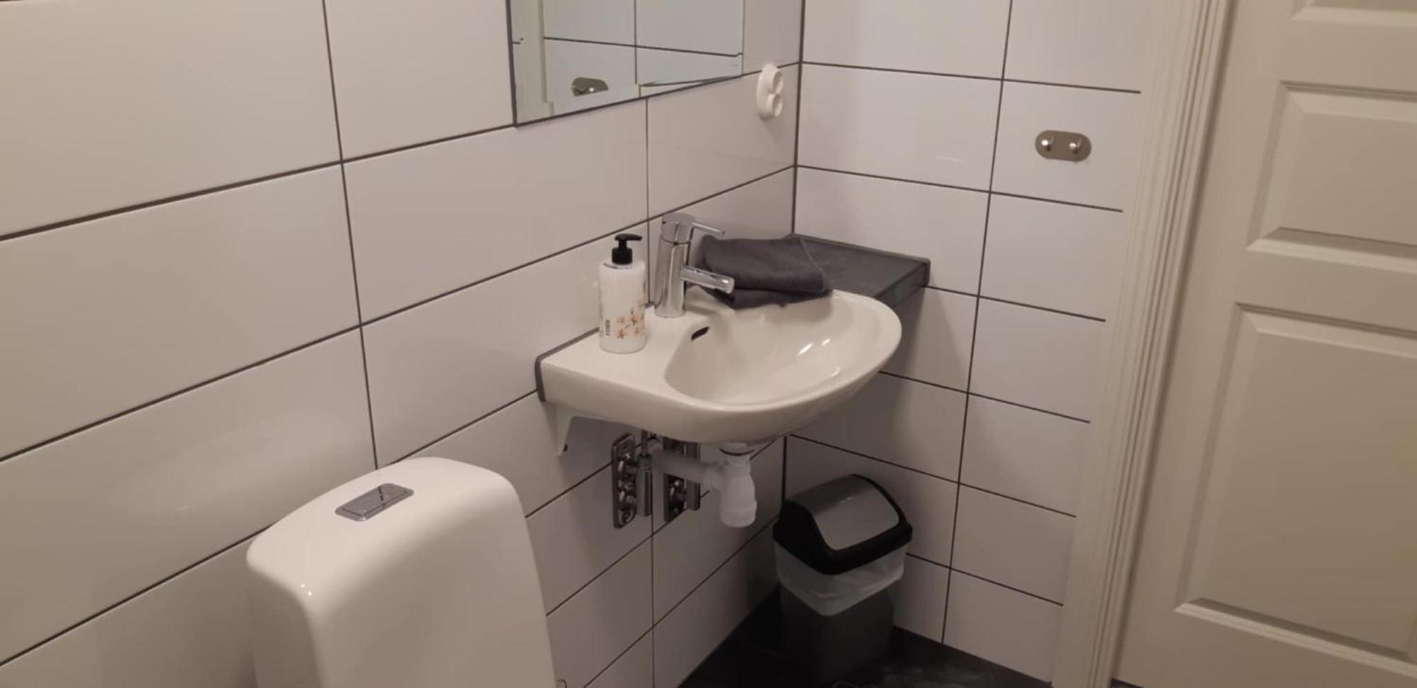 Bjoerkaengs Vandrarhem Tvååker Esterno foto