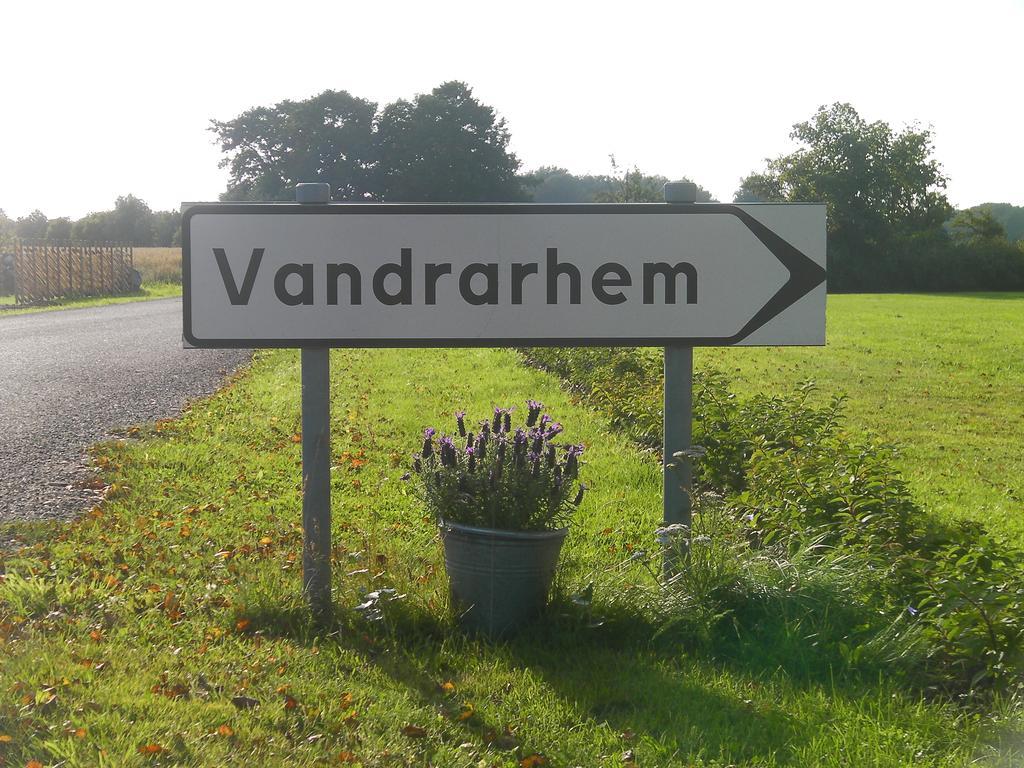 Bjoerkaengs Vandrarhem Tvååker Esterno foto